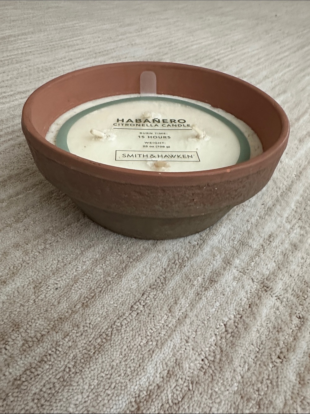 Smith & Hawken Habanero Citronella Outdoor Candle Wt 25 oz, Burn time 15 Hours